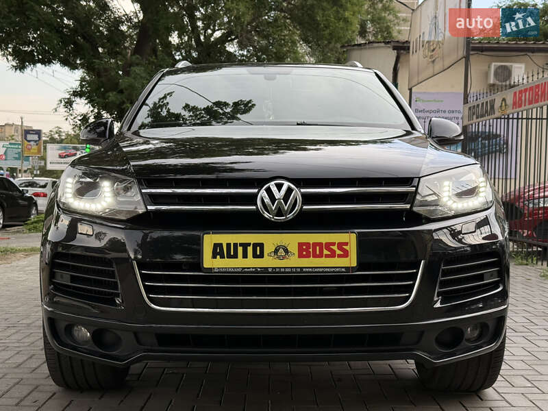 Позашляховик / Кросовер Volkswagen Touareg 2014 в Миколаєві