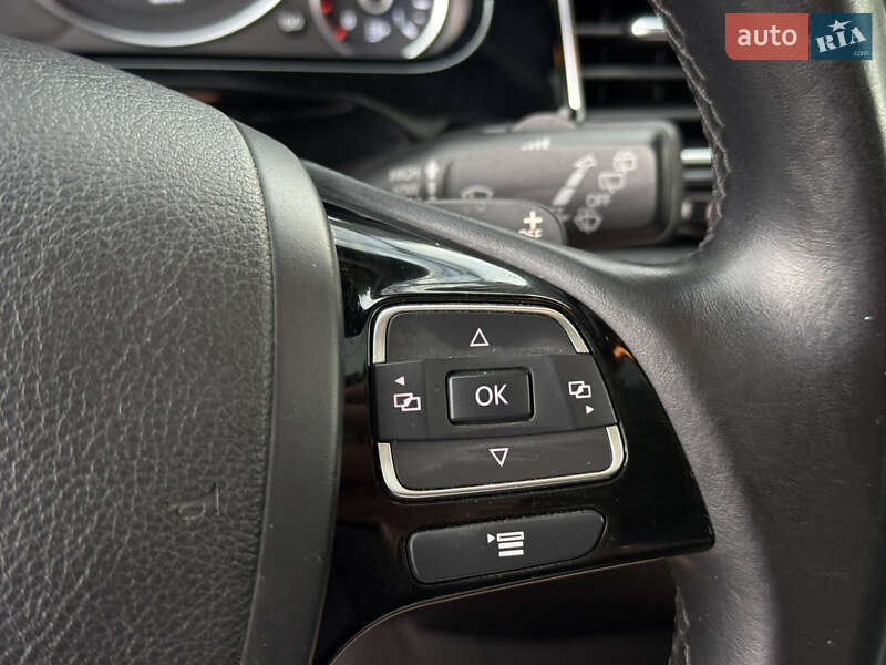 Позашляховик / Кросовер Volkswagen Touareg 2014 в Миколаєві
