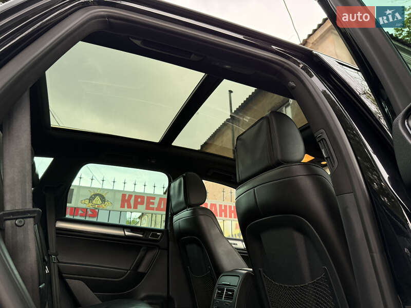 Позашляховик / Кросовер Volkswagen Touareg 2014 в Миколаєві