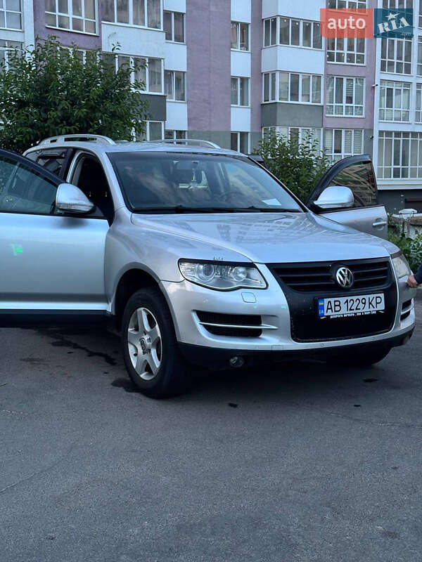 Позашляховик / Кросовер Volkswagen Touareg 2009 в 