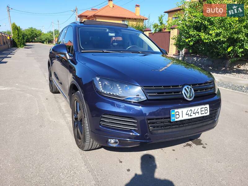 Позашляховик / Кросовер Volkswagen Touareg 2012 в Опішне