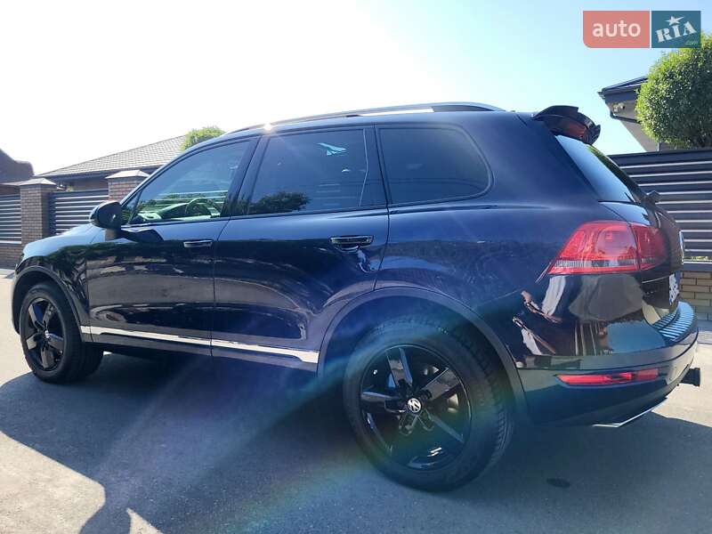 Позашляховик / Кросовер Volkswagen Touareg 2012 в Опішне