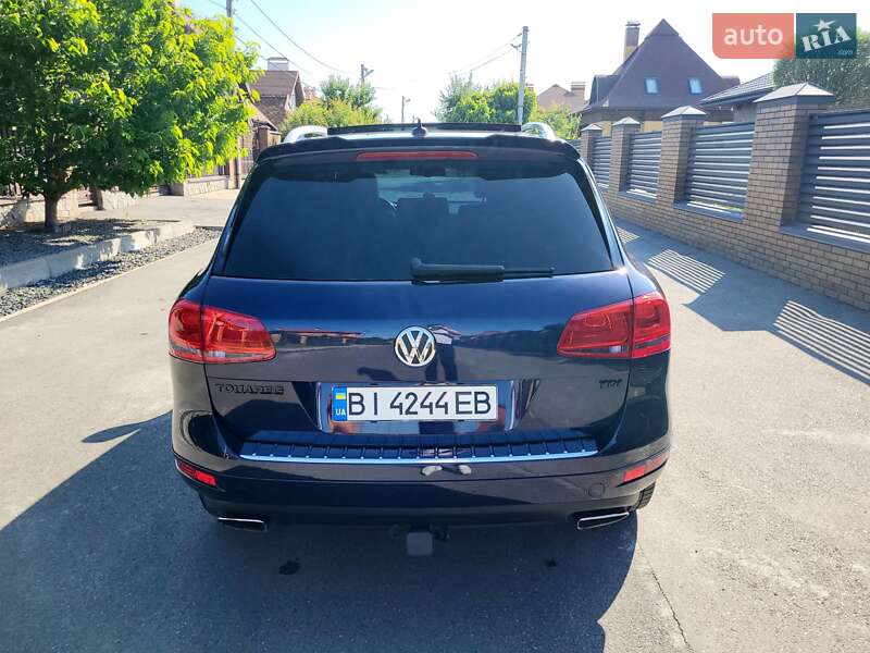 Позашляховик / Кросовер Volkswagen Touareg 2012 в Опішне