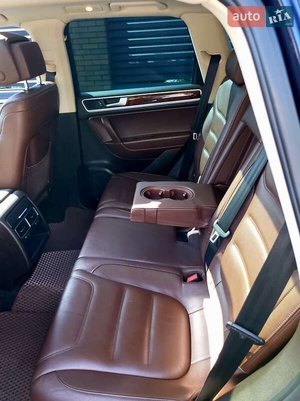 Позашляховик / Кросовер Volkswagen Touareg 2012 в Опішне