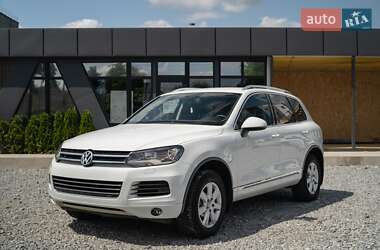 Внедорожник / Кроссовер Volkswagen Touareg 2014 в Черновцах