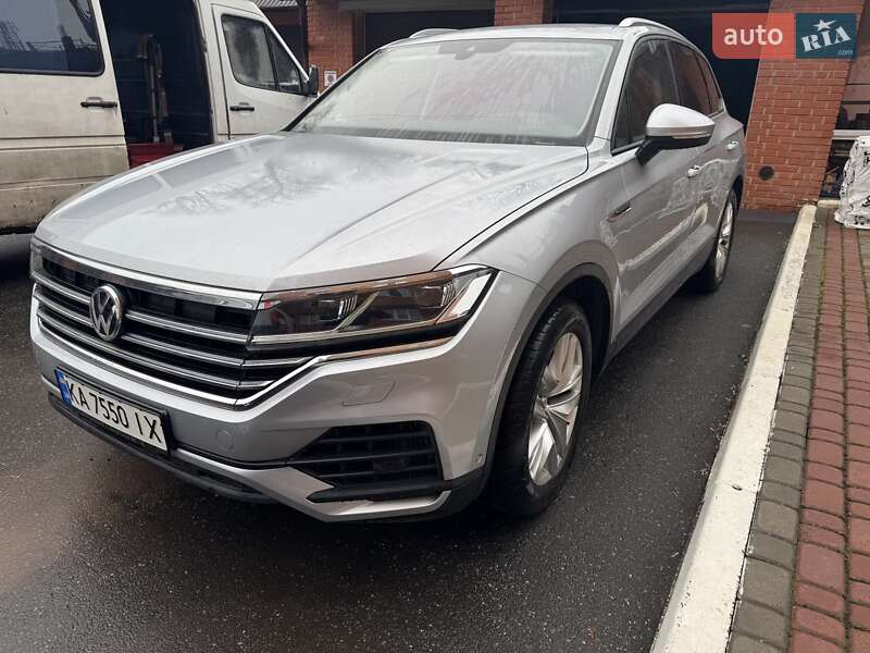 Позашляховик / Кросовер Volkswagen Touareg 2019 в Тернополі