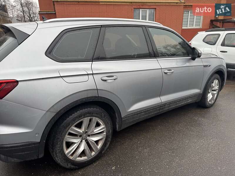 Позашляховик / Кросовер Volkswagen Touareg 2019 в Тернополі