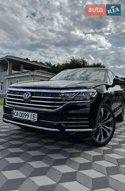 Позашляховик / Кросовер Volkswagen Touareg 2020 в Києві