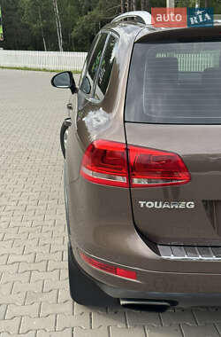Внедорожник / Кроссовер Volkswagen Touareg 2012 в 