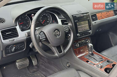 Внедорожник / Кроссовер Volkswagen Touareg 2012 в 