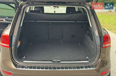 Внедорожник / Кроссовер Volkswagen Touareg 2012 в 