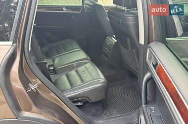 Внедорожник / Кроссовер Volkswagen Touareg 2012 в 