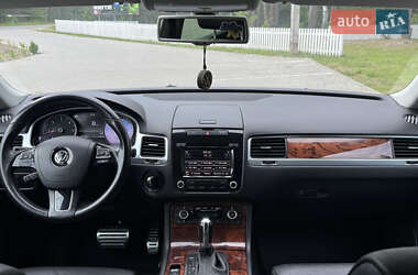Внедорожник / Кроссовер Volkswagen Touareg 2012 в 