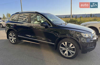 Позашляховик / Кросовер Volkswagen Touareg 2014 в Києві