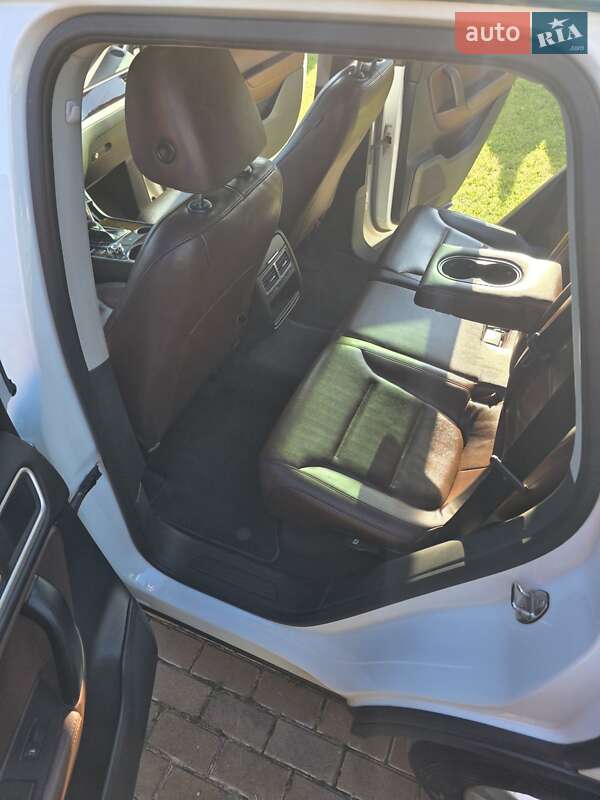 Внедорожник / Кроссовер Volkswagen Touareg 2013 в Киеве фото 15 Внедорожник / Кроссовер Volkswagen Touareg 2013 в Киеве