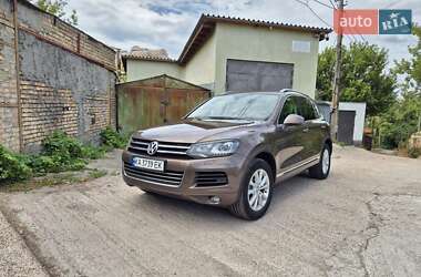 Позашляховик / Кросовер Volkswagen Touareg 2014 в Києві