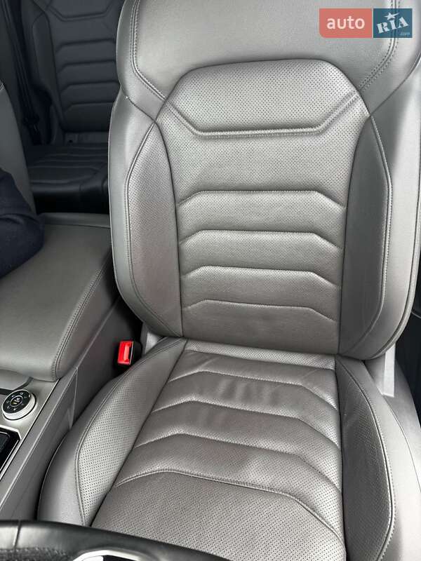 Внедорожник / Кроссовер Volkswagen Touareg 2021 в Киеве фото 15 Внедорожник / Кроссовер Volkswagen Touareg 2021 в Киеве