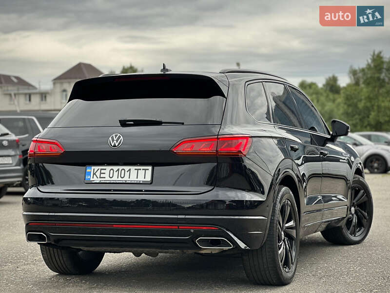 Внедорожник / Кроссовер Volkswagen Touareg 2020 в Киеве