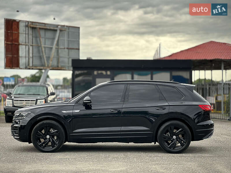 Внедорожник / Кроссовер Volkswagen Touareg 2020 в Киеве