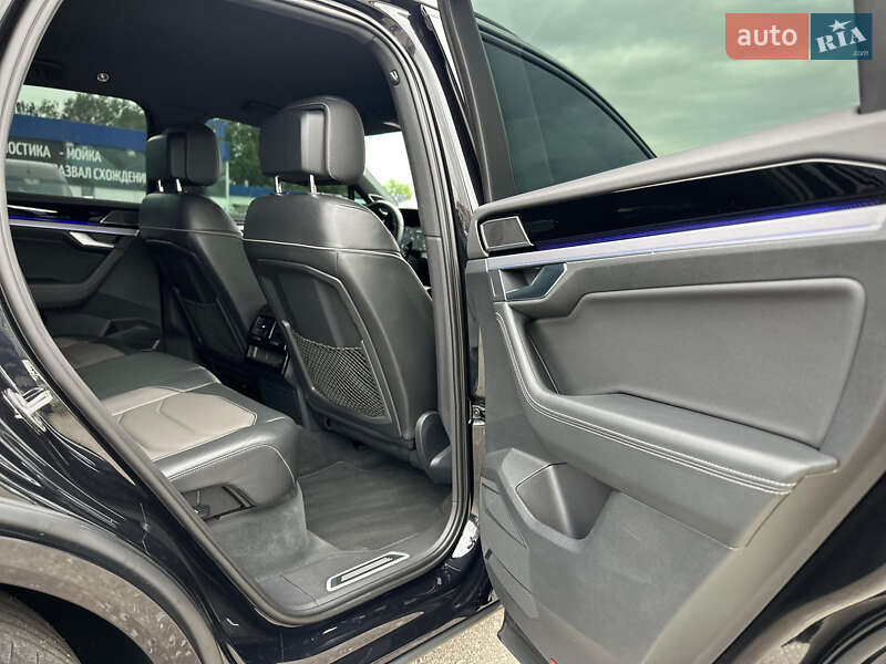 Внедорожник / Кроссовер Volkswagen Touareg 2020 в Киеве