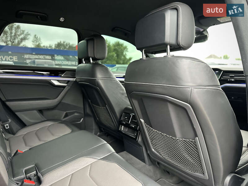 Внедорожник / Кроссовер Volkswagen Touareg 2020 в Киеве