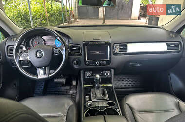Внедорожник / Кроссовер Volkswagen Touareg 2012 в 