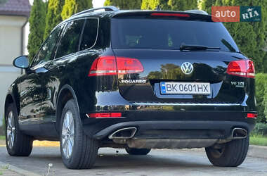 Внедорожник / Кроссовер Volkswagen Touareg 2012 в 