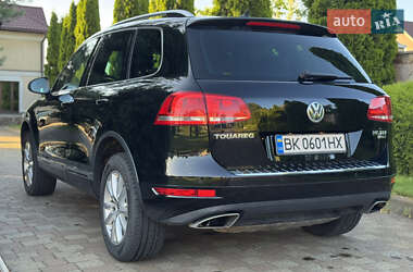 Внедорожник / Кроссовер Volkswagen Touareg 2012 в 