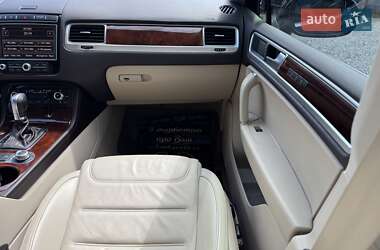 Позашляховик / Кросовер Volkswagen Touareg 2015 в 