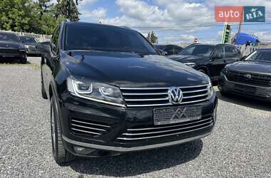Позашляховик / Кросовер Volkswagen Touareg 2015 в 