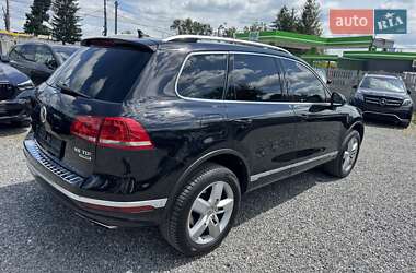 Позашляховик / Кросовер Volkswagen Touareg 2015 в 