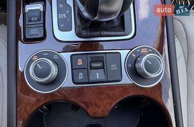 Позашляховик / Кросовер Volkswagen Touareg 2015 в 