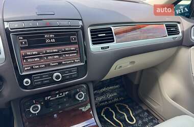 Позашляховик / Кросовер Volkswagen Touareg 2015 в 