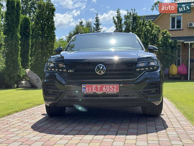 Позашляховик / Кросовер Volkswagen Touareg 2020 в Києві