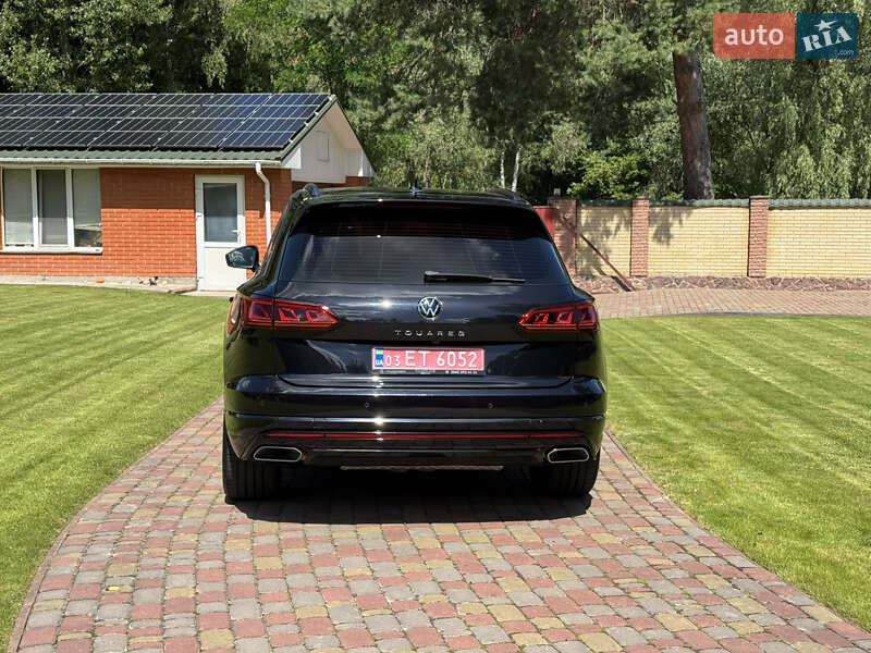 Позашляховик / Кросовер Volkswagen Touareg 2020 в Києві