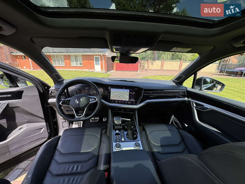 Позашляховик / Кросовер Volkswagen Touareg 2020 в Києві