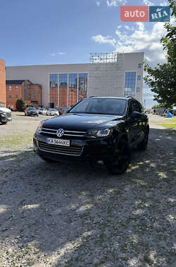 Внедорожник / Кроссовер Volkswagen Touareg 2010 в 