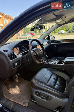 Внедорожник / Кроссовер Volkswagen Touareg 2010 в 