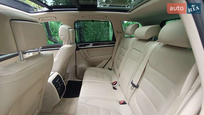 Внедорожник / Кроссовер Volkswagen Touareg 2014 в Киеве фото 17 Внедорожник / Кроссовер Volkswagen Touareg 2014 в Киеве