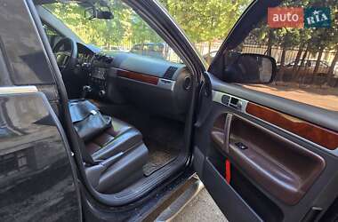 Позашляховик / Кросовер Volkswagen Touareg 2003 в 