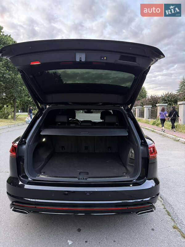 Позашляховик / Кросовер Volkswagen Touareg 2019 в Умані