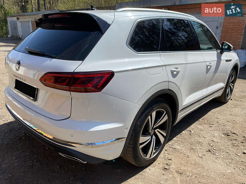 Внедорожник / Кроссовер Volkswagen Touareg 2020 в Киеве