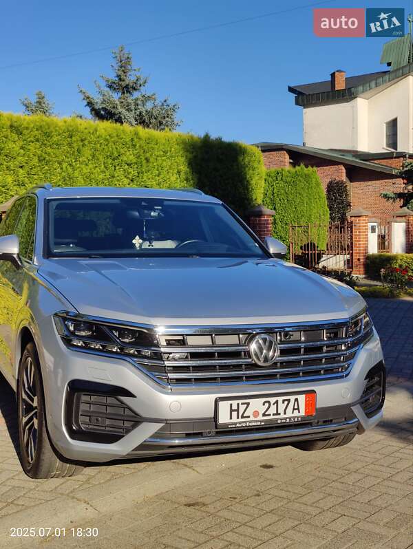 Внедорожник / Кроссовер Volkswagen Touareg 2018 в Мостиске