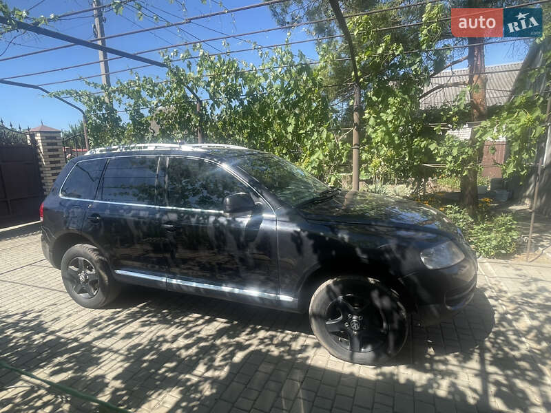Внедорожник / Кроссовер Volkswagen Touareg 2006 в Николаеве