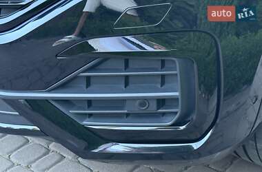 Позашляховик / Кросовер Volkswagen Touareg 2021 в 