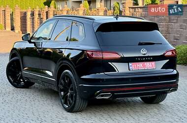 Позашляховик / Кросовер Volkswagen Touareg 2021 в 