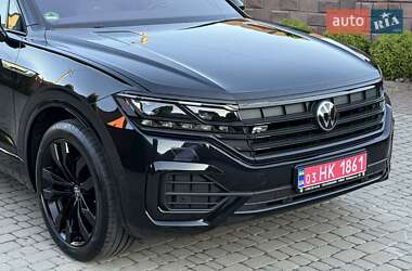 Позашляховик / Кросовер Volkswagen Touareg 2021 в 