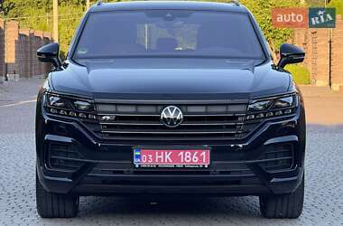 Позашляховик / Кросовер Volkswagen Touareg 2021 в 