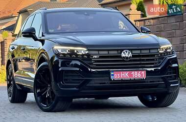 Позашляховик / Кросовер Volkswagen Touareg 2021 в Рівному