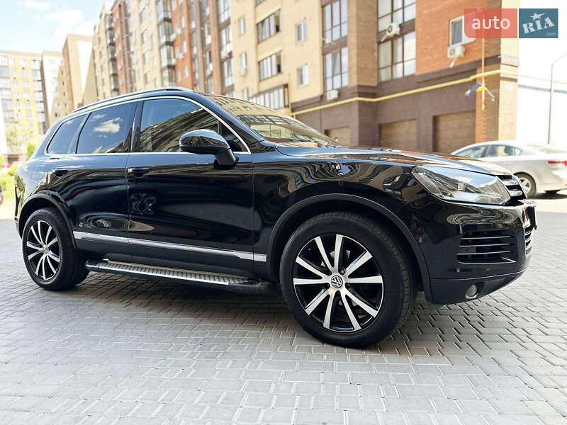 Внедорожник / Кроссовер Volkswagen Touareg 2012 в Одессе